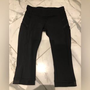 Lululemon Size 8 black crop leggings. EUC.